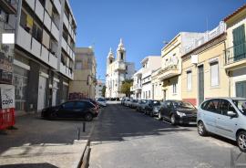 Ruined house in the center of Faro
