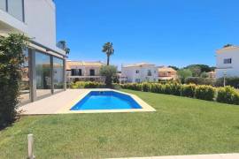 Villa V3+1 for sale - Vale Garrão