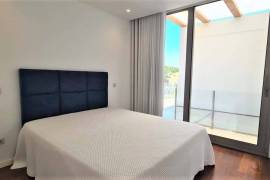 Villa V3+1 for sale - Vale Garrão