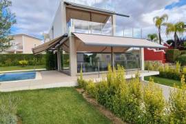 Villa V3+1 for sale - Vale Garrão