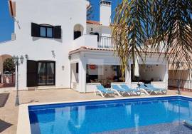 Superb refurbished 3 bed villa with pool at 250meter from beach