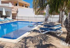 Superb refurbished 3 bed villa with pool at 250meter from beach