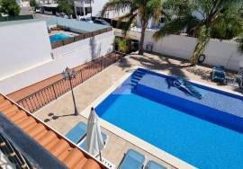 Superb refurbished 3 bed villa with pool at 250meter from beach