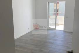 Renovated T3 with great areas in Portimão