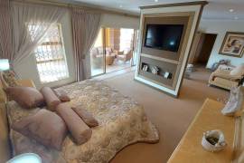 Luxury 4 Bed Villa For Sale in Vanderbijlpark South