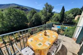 Beautiful Character Home With 202 M2 Of Living Space And On 1448 M2 Of Land With Pool And A Private Beach On The Orb River. Unique Opportunity