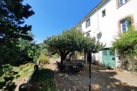 Beautiful Character Home With 202 M2 Of Living Space And On 1448 M2 Of Land With Pool And A Private Beach On The Orb River. Unique Opportunity