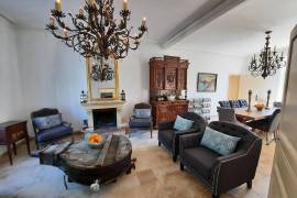 Beautiful Character Home With 202 M2 Of Living Space And On 1448 M2 Of Land With Pool And A Private Beach On The Orb River. Unique Opportunity
