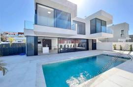 6 Bed, 4 Bath Modern Villa For Sale in Callao Salvaje 1,750,000€