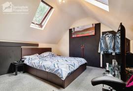 6 bedroom, Detached bungalow for sale