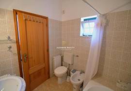 Fantastic 5 bedroom villa with pool and garage