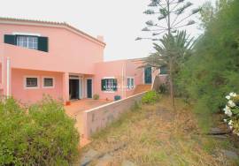 Fantastic 5 bedroom villa with pool and garage