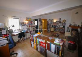 Fantastic 5 bedroom villa with pool and garage