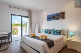 4 bedroom villa located in the Prainha area, with swimming pool, garage and garden overlooking Alto Golf, where luxury and privacy come together .....