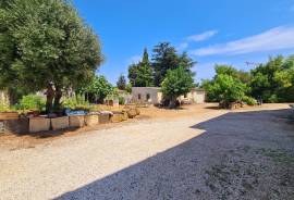 Near The Sea, Beautiful Villa With 296 M2 Of Living Space, Spacious Garage And Large Annexe On 2375 M2 Plot, Of Which 1000 M2 Still Constructible.