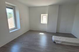 Superb Town House With 300 M2 Of Living Space With Its Former Wine Storehouse, Garden And Swimming Pool 10 Minutes From The Beaches. Superb Town House With 300 M2 Of Living Space With Its Former Wine Storehouse, Garden And Swimming Pool 10 Minutes From The Beaches.