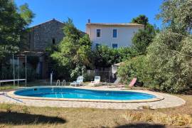 Superb Town House With 300 M2 Of Living Space With Its Former Wine Storehouse, Garden And Swimming Pool 10 Minutes From The Beaches. Superb Town House With 300 M2 Of Living Space With Its Former Wine Storehouse, Garden And Swimming Pool 10 Minutes From The Beaches.