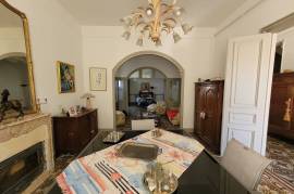 Superb Town House With 300 M2 Of Living Space With Its Former Wine Storehouse, Garden And Swimming Pool 10 Minutes From The Beaches. Superb Town House With 300 M2 Of Living Space With Its Former Wine Storehouse, Garden And Swimming Pool 10 Minutes From The Beaches.