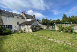 Town House with Neat Garden
