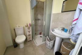 Town House with Neat Garden