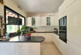 Beautiful Villa Near The Sea with Garage And Large Annexe