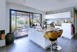 Detached Villa in an Oasis of Calm with Pool Detached Villa in an Oasis of Calm with Pool