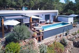 Detached Villa in an Oasis of Calm with Pool Detached Villa in an Oasis of Calm with Pool