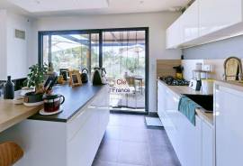 Detached Villa in an Oasis of Calm with Pool Detached Villa in an Oasis of Calm with Pool