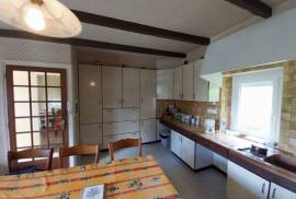 Detached Country House with Terrace and Large Garden