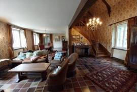 Detached Country House with Terrace and Large Garden