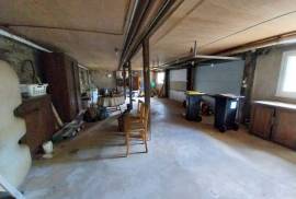 Detached Country House with Terrace and Large Garden