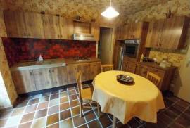 Detached Country House with Terrace and Large Garden