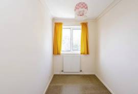 3 bedroom, Semi-detached house for sale
