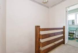 3 bedroom, Semi-detached house for sale
