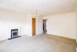 3 bedroom, Semi-detached house for sale