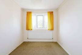 3 bedroom, Semi-detached house for sale