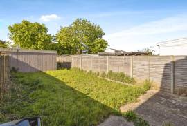 3 bedroom, Semi-detached house for sale