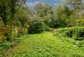 3 bedroom, Semi-detached house for sale
