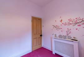 3 bedroom, Semi-detached house for sale