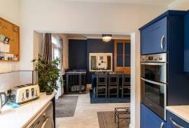 3 bedroom, Semi-detached house for sale