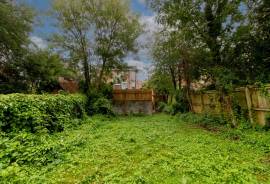 3 bedroom, Semi-detached house for sale