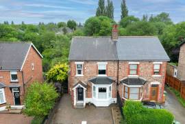 3 bedroom, Semi-detached house for sale