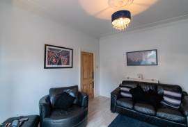 3 bedroom, Semi-detached house for sale