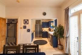 3 bedroom, Semi-detached house for sale