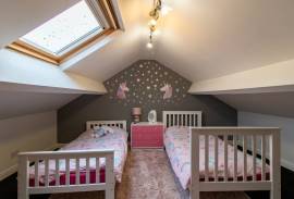 3 bedroom, Semi-detached house for sale