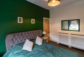 3 bedroom, Semi-detached house for sale