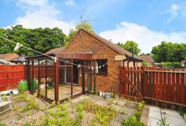 2 bedroom, Bungalow for sale
