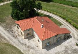 Country house with Gite to finish, Pyrenees views