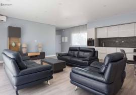 Modern 3-Bedroom Home with Private Pool, 5 Minutes from the Beaches of Olhos de Água