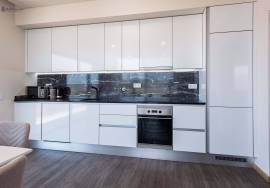 Elegance: Modern 3-Bedroom Apartment with Sea View in Albufeira